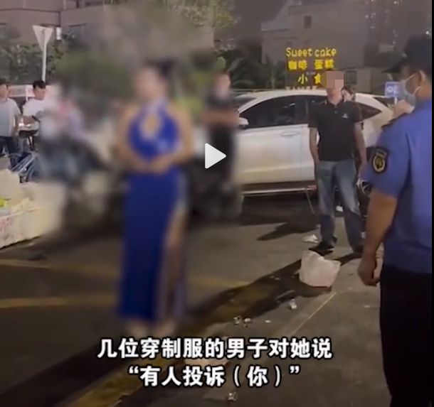 “波霸奶茶”老板娘穿衣性感被举报：性感营销究竟碍米乐M6 M6米乐了谁的眼？(图2)