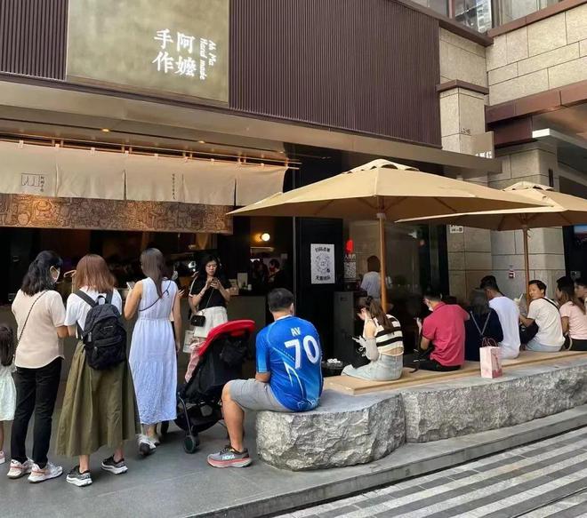 内地网红M6 米乐店“横扫”香港：本地3万家餐饮店快被打懵了！(图8)