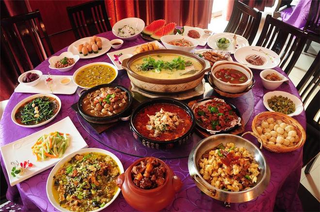 米乐 M6留学生回国就暴饮暴食？被“白人饭”吃哭真的在外国受委屈了(图13)
