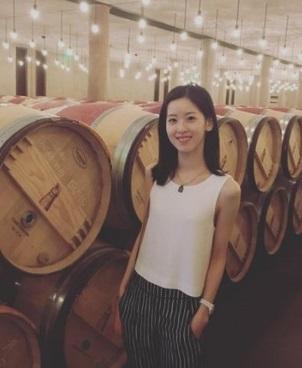 “奶茶妹妹”被赞相貌依然清纯但遭网友吐槽其M6 米乐胸部平平(图3)