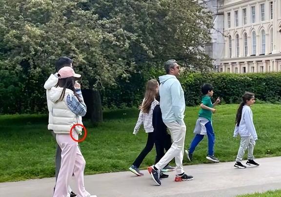 米乐 M6“奶茶妹妹”章泽天“明州案”力挽狂澜如今被曝双生子？(图3)
