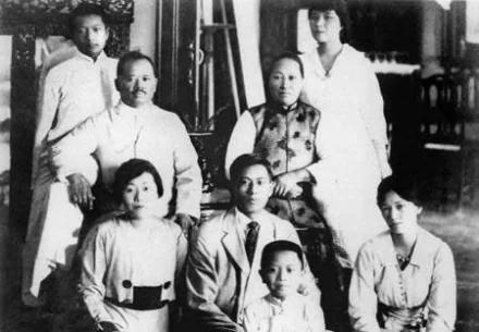米乐M6 M6米乐蒋介石夫妇究竟有多贪？财产曝光后终于知道国军为何一败涂地了(图5)
