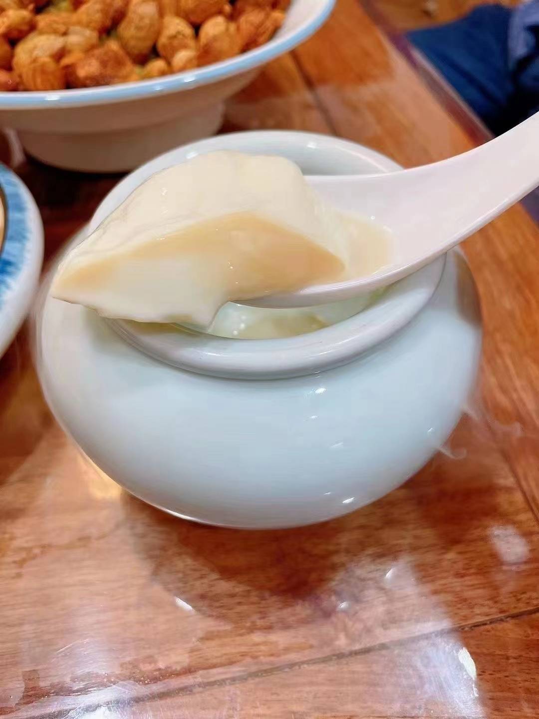 玖公豆花：让所有吃货都欲罢不能的甜品－焦糖豆花M6 米乐(图2)