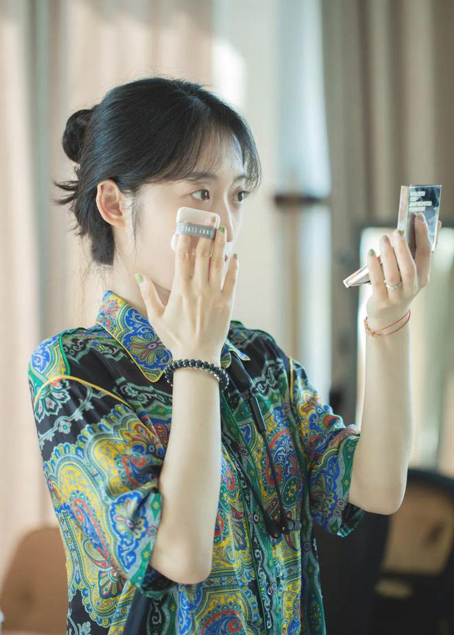 她整米乐M6 M6米乐个人都变好看2倍只是因为微调了这里？！(图2)