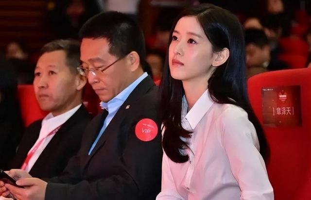 米乐M6 M6米乐回顾章泽天“伦敦生活照”走红背后：二胎才生一年净资产高达600亿(图16)