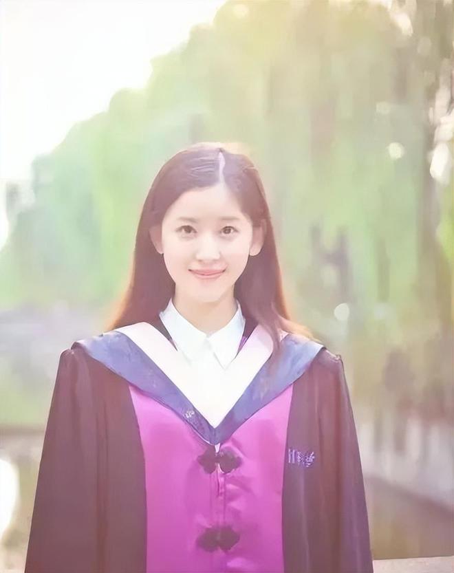 米乐M6 M6米乐难怪刘强东忍不住？看了蒋娉婷生活照才知道真不是奶茶妹能比的(图4)