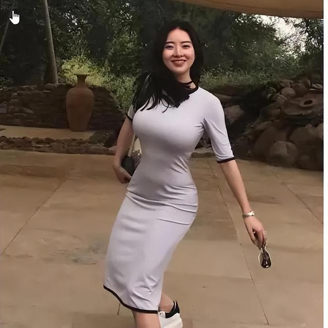 米乐M6 M6米乐难怪刘强东忍不住？看了蒋娉婷生活照才知道真不是奶茶妹能比的(图7)